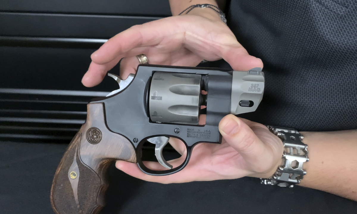 Smith & Wesson 327 Performance Center